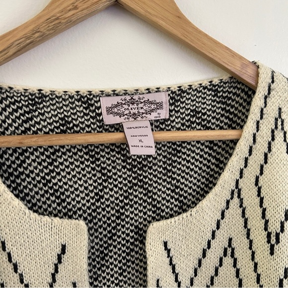 Women’s Oliver Geometric Cream and Black Cardigan Sweater XL - Picture 2 of 3